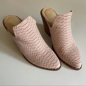 Chinese Laundry Springfield Mule Blush Pink Snake
